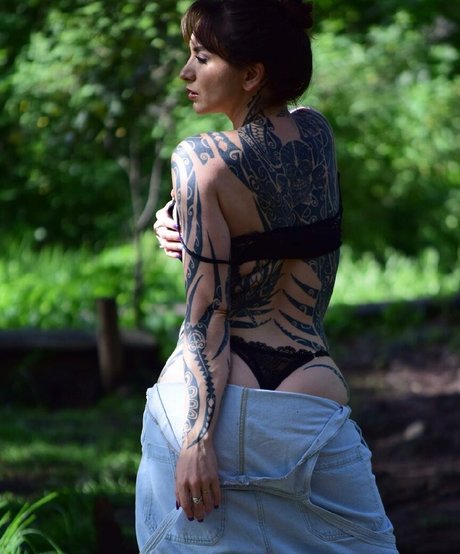 Ingrid Brans adult model pic