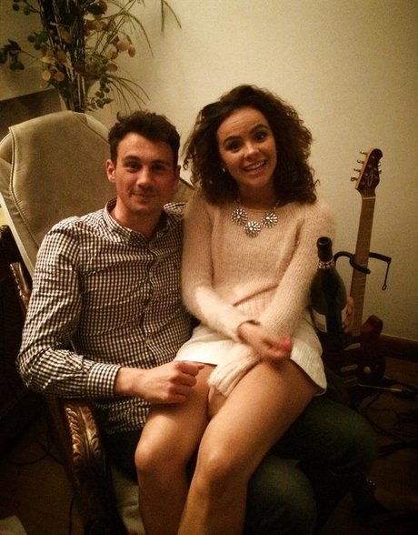 Robyn Richford naked star img