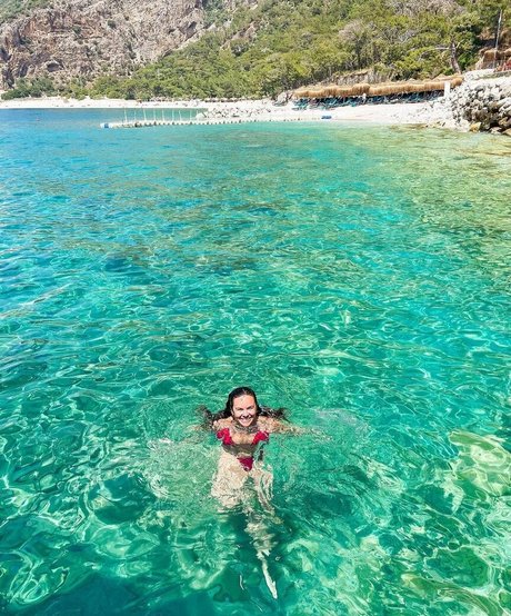 Robyn Richford beautiful star images