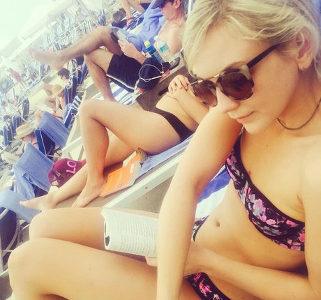 Emily Kinney star nude archive