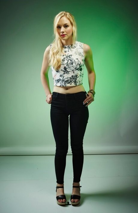 Emily Kinney star sexy images
