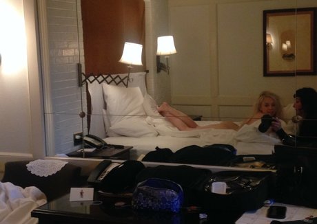 Emily Kinney model art img