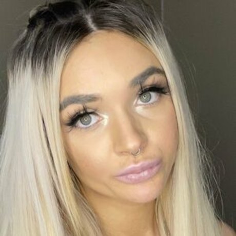 sadmachinethot sexy actress image