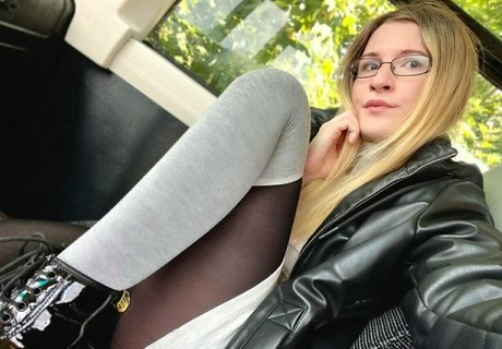 ts avy white hot pornstar picture