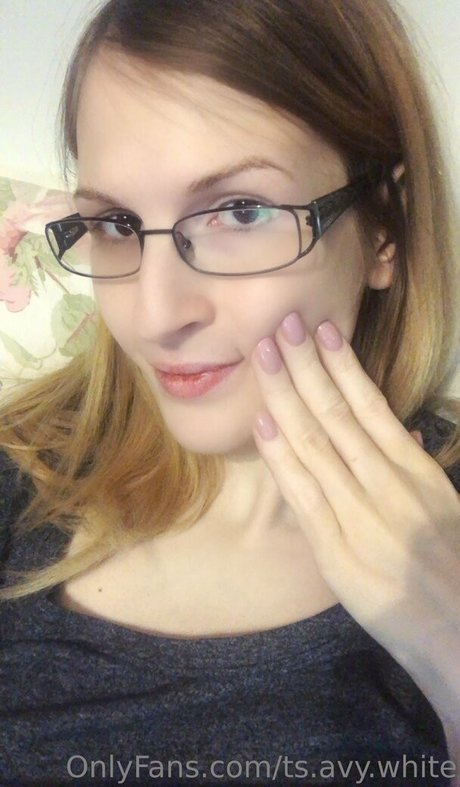 ts avy white top star picture