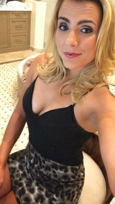 Lexi Thompson model nice pic