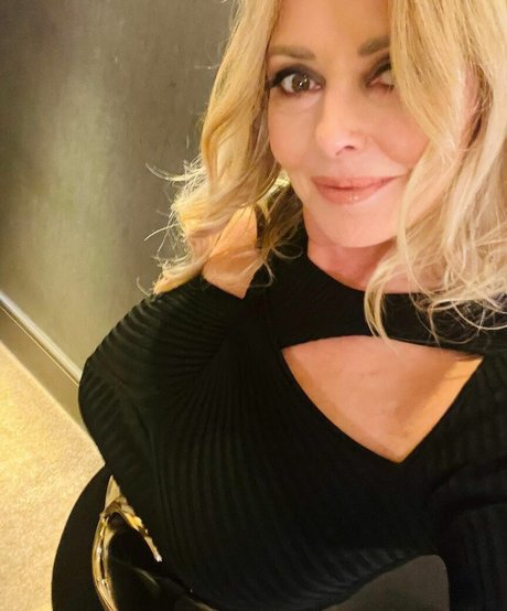 Carol Vorderman hd star gallery