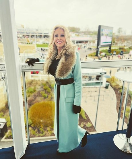 Carol Vorderman star sexy photo