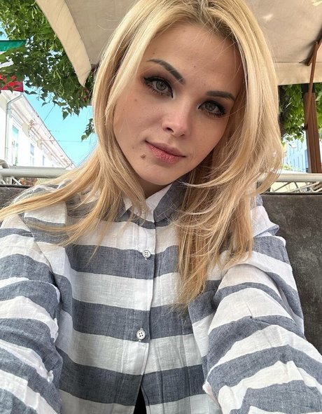 Jessiccaburns free pornstar photos