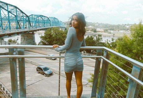 Lyla Troglin model hot pic