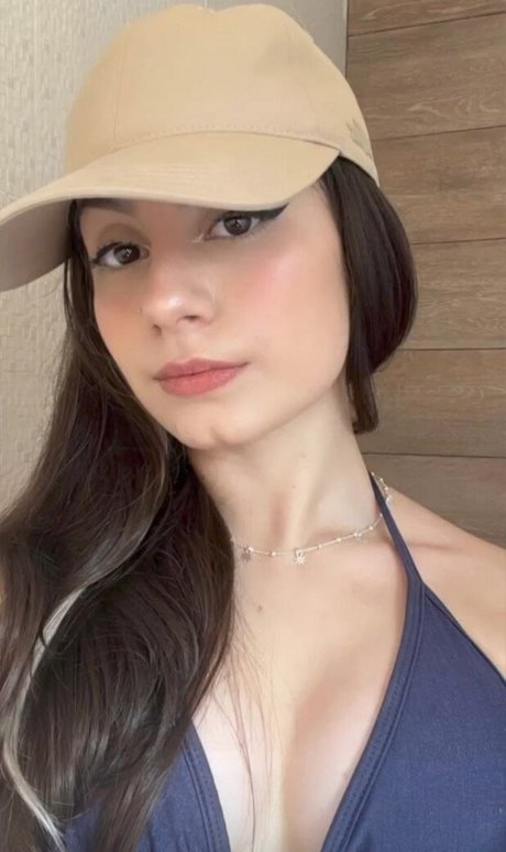 Yayahuz model naked photos