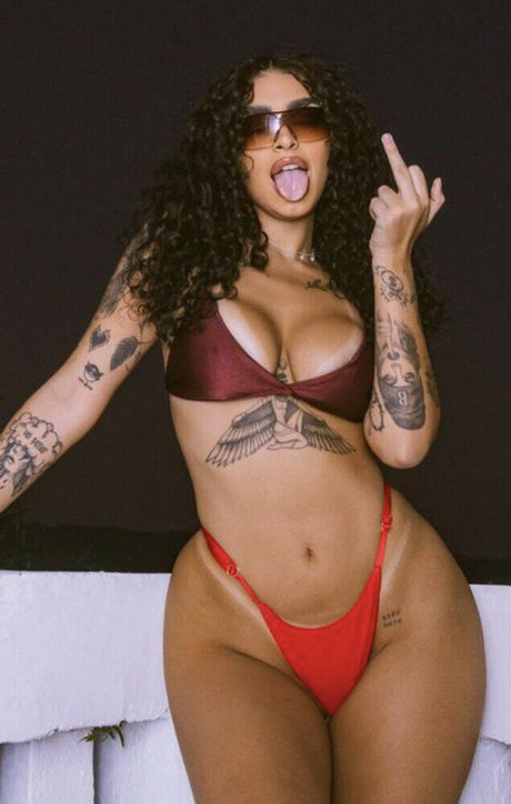 biancaoficial free model pictures