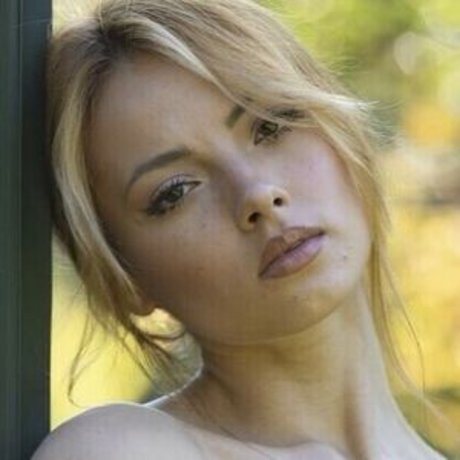 Sophie Ia Sage exclusive model photos