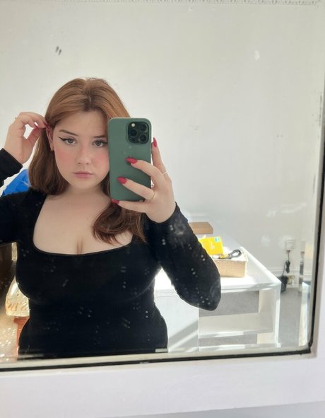 Gemothy art actress pictures