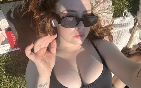 Gemothy model hd pics