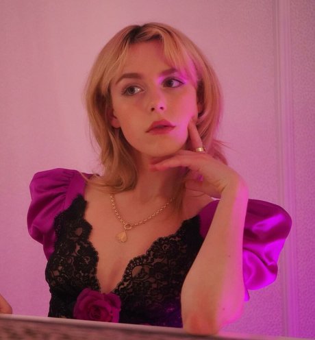 Kiernan Shipka top star img
