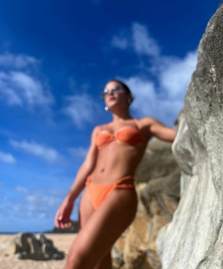 Giullia Buscacio pretty pornstar pics