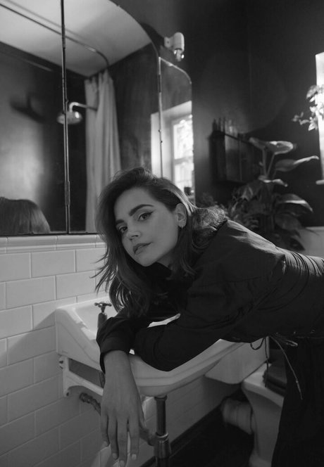 Jenna Coleman nudes actress images