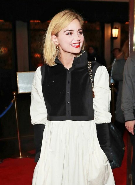 Jenna Coleman model high quality photo