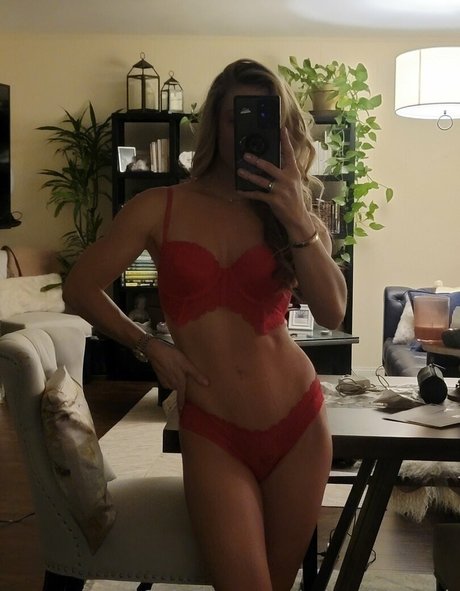 Nikki Leigh pornstar hot gallery