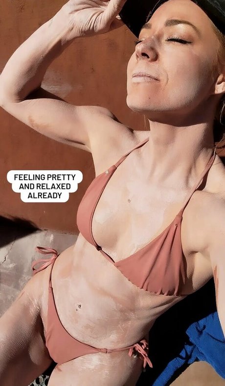 Nikki Leigh beautiful actress galleries