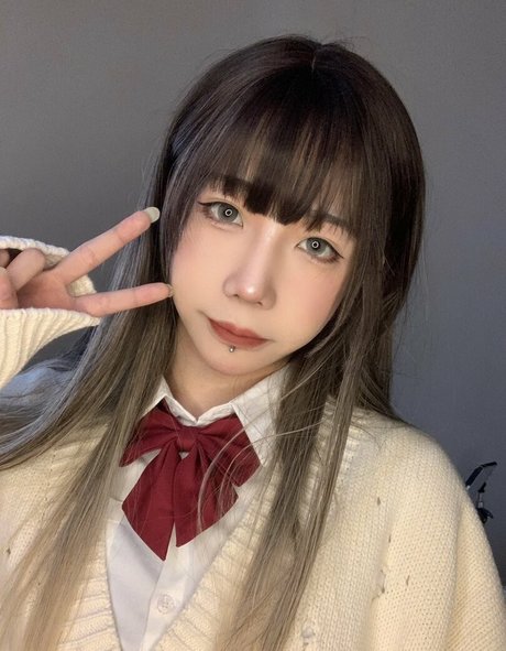 shiliuyelei naked model photo