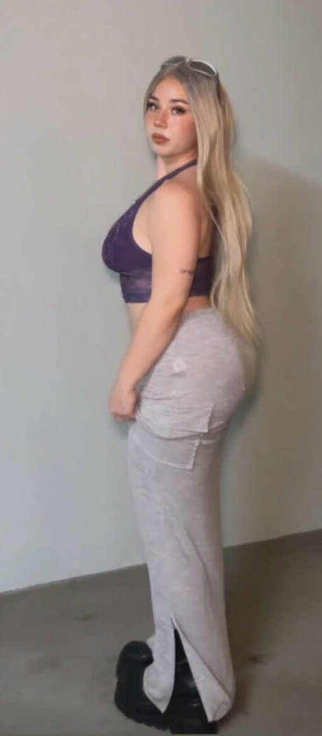 Luvmesumfuego top star img