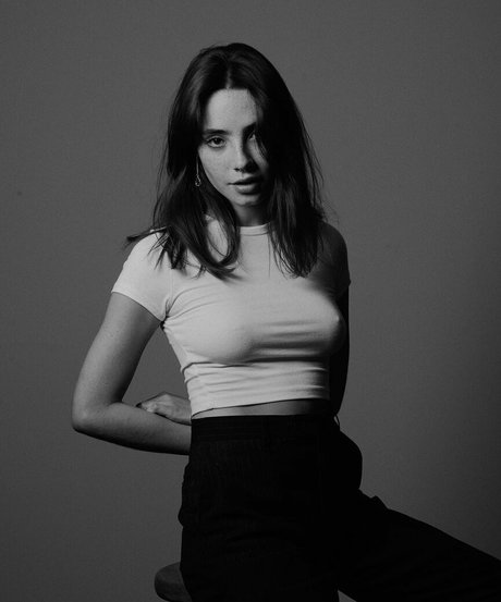 Melissa Fernandes model art pics