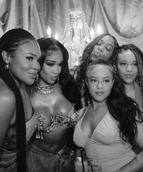 Saweetie nude model picture