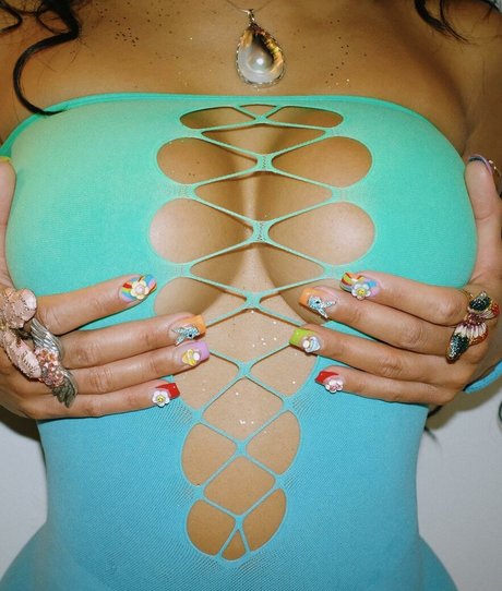 Saweetie beautiful model photo