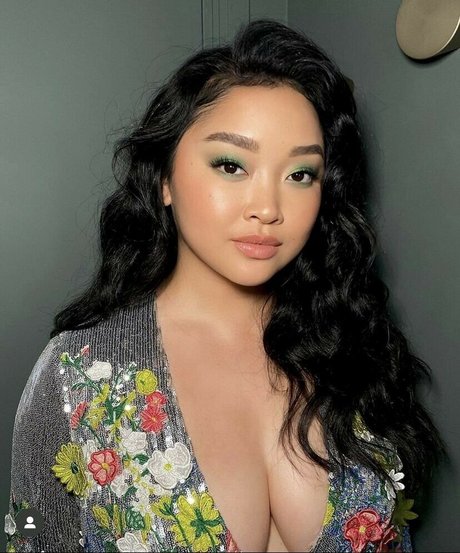 Lana Condor pornstar beautiful pictures