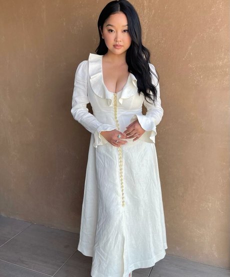 Lana Condor pretty model galleries