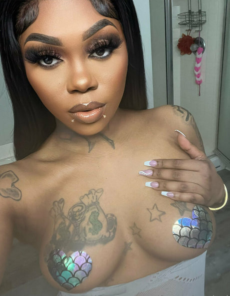 fmereloaded star erotic photos