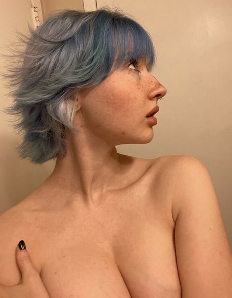 Luvliii naked pornstar photos