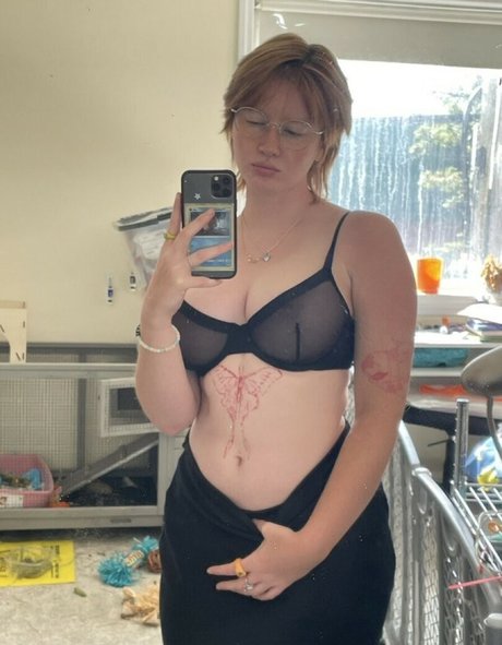 Luvliii nudes pornstar photo