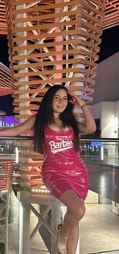 bellacuentos best model photo