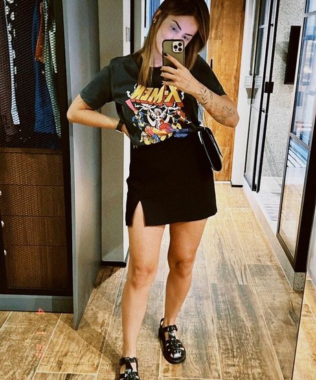 Paloma Tocci hot actress image