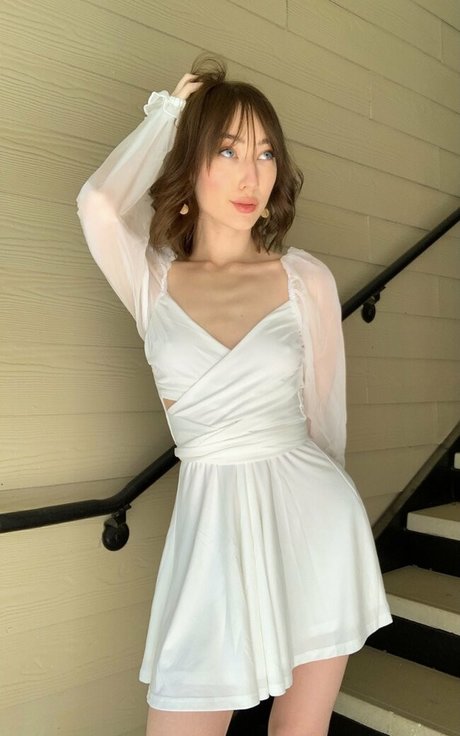 LillyyLuna xxx actress picture