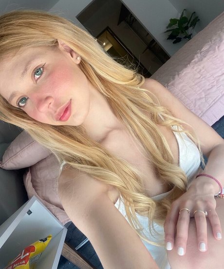 Jennifer Diaz art actress pictures