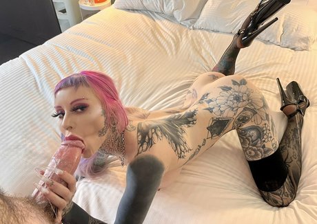 Kellie Panther pornographic model archive