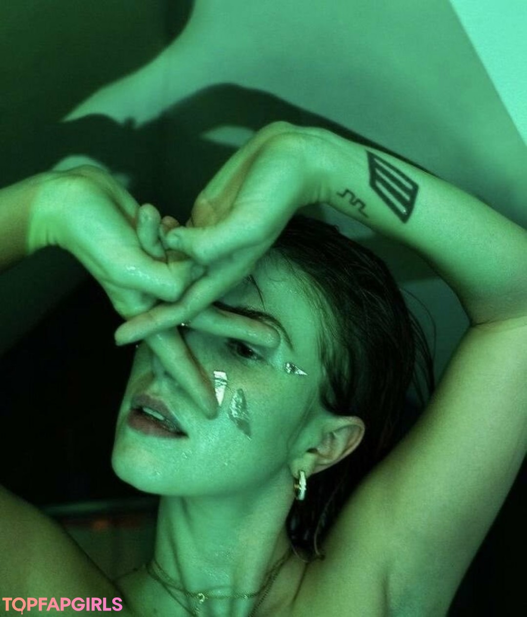 Hayley Williams erotic pornstar photos