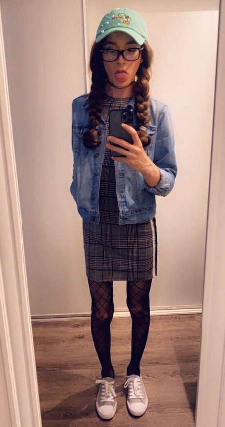 Stormy buns model free images