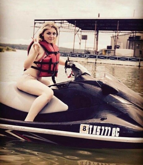 Demondice Karen pornstar pretty photo