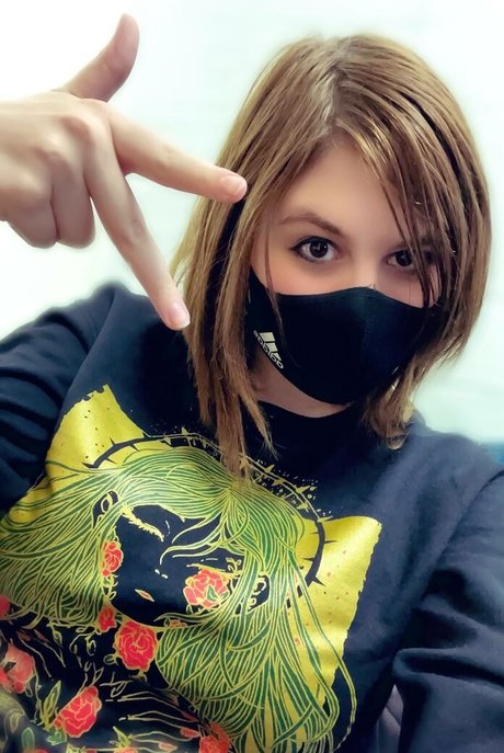 Demondice Karen pretty star pic