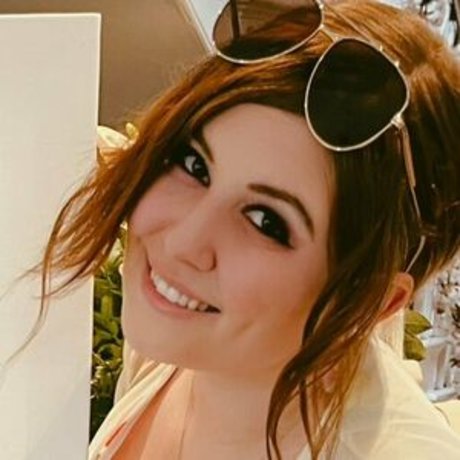 Demondice Karen pretty actress pictures