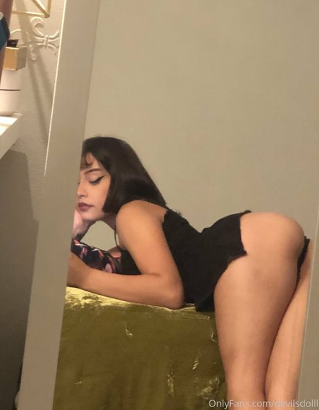 devilsdolll hot actress photo