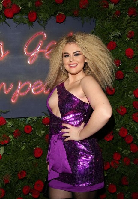 Tallia Storm top star gallery