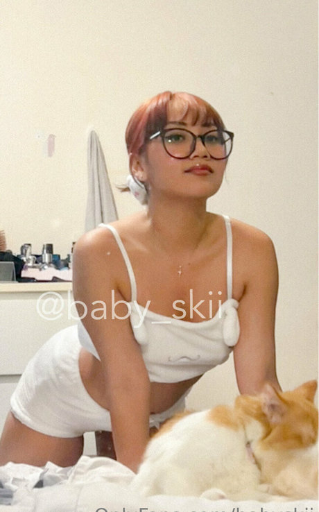 Baby skii model hd img