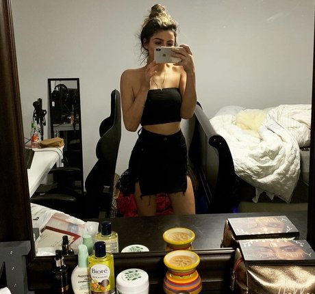 mnufo naked pornstar pictures