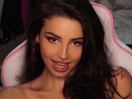 mnufo pornographic actress img